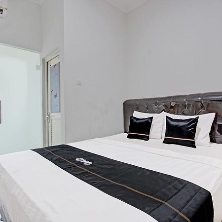 Capital O 91377 Mk Prime Syariah Hotel Semarang Exterior photo