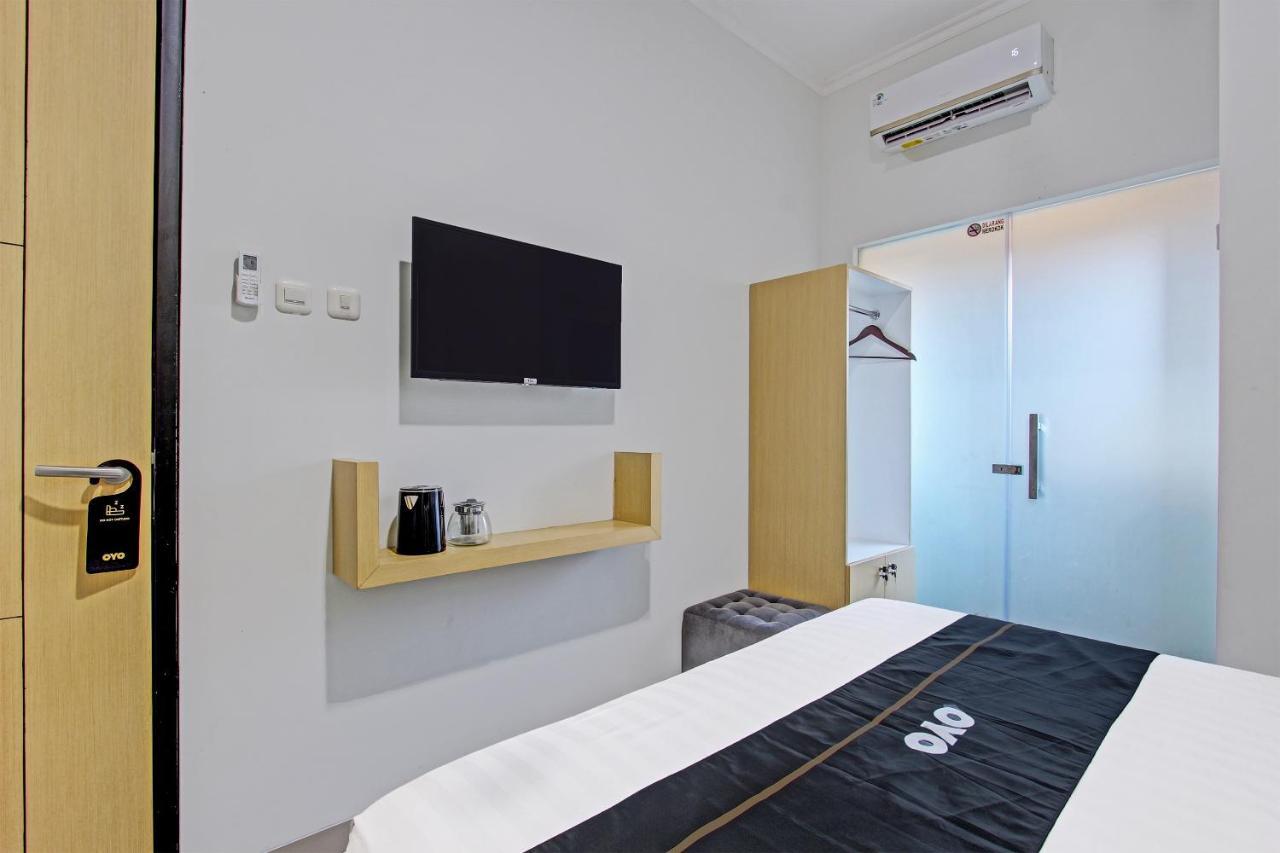 Capital O 91377 Mk Prime Syariah Hotel Semarang Exterior photo